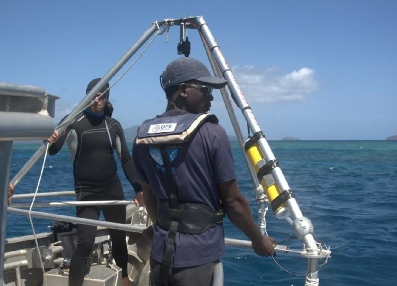 Departure at sea with a tripod for the seabed of Mayotte